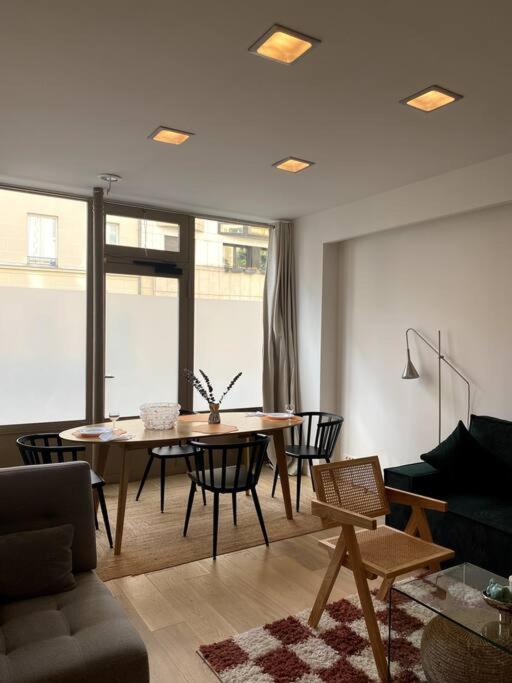 Modern parisian flat in Montparnasse area