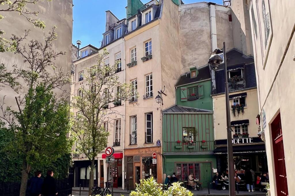 Rooftop Triplex with Garden at Notre Dame