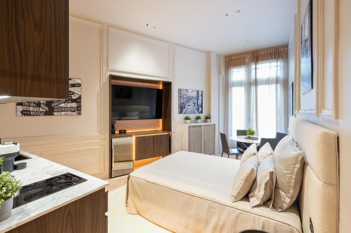 SAINT- PAUL – LUXURY APARTMENT IN HOTEL DE VILLE