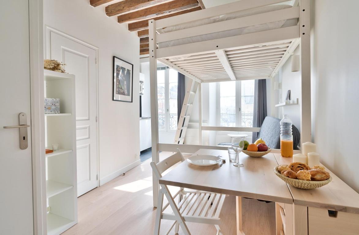 Stylish Mezzanine Studio in the Heart of Paris 3F