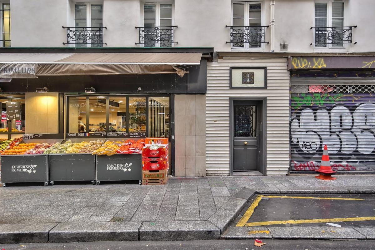 Stylish Mezzanine Studio in the Heart of Paris 3F