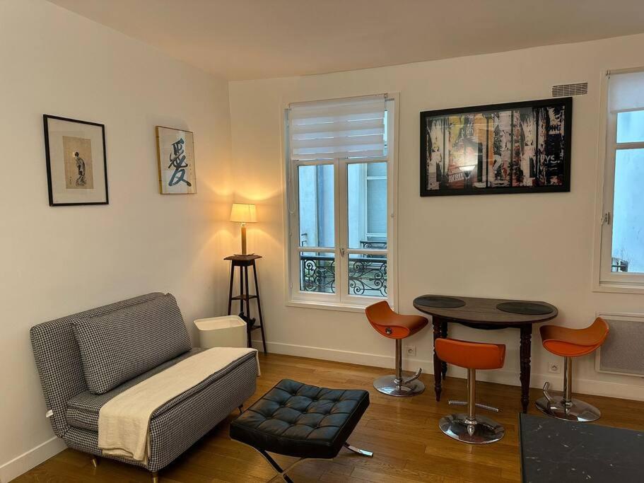 Terraced apartment in Montmartre