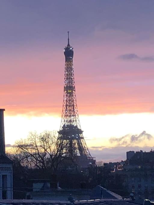 View Eiffel Tower