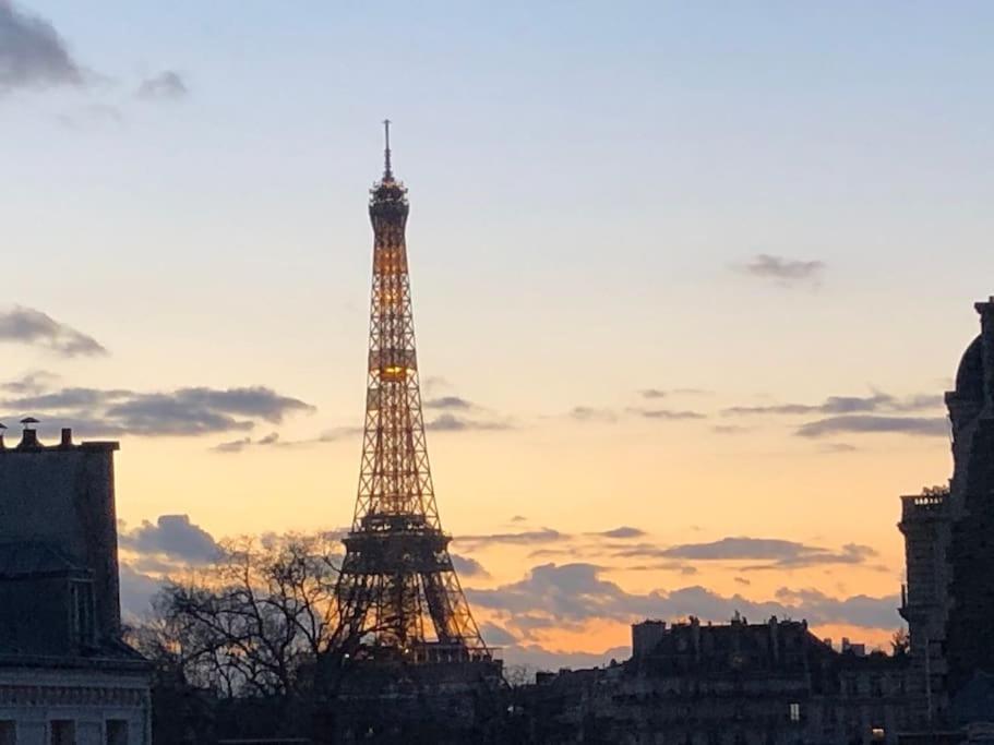 View Eiffel Tower