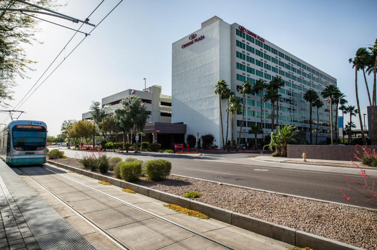 Crowne Plaza Phoenix Airport – PHX, an IHG Hotel