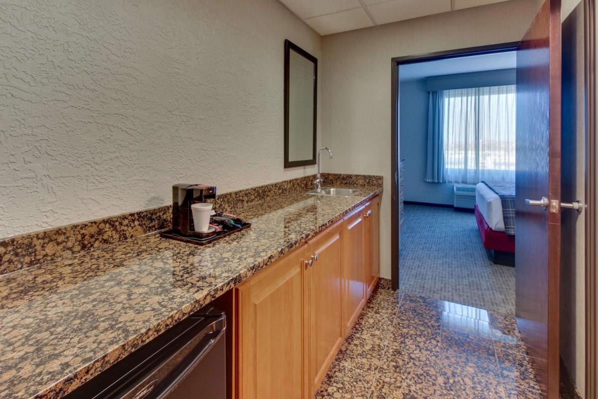 Drury Inn & Suites Phoenix Happy Valley