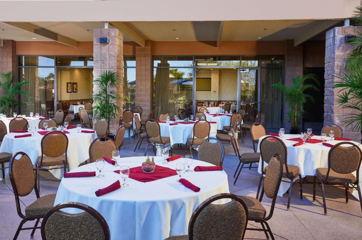 Embassy Suites by Hilton Phoenix Scottsdale