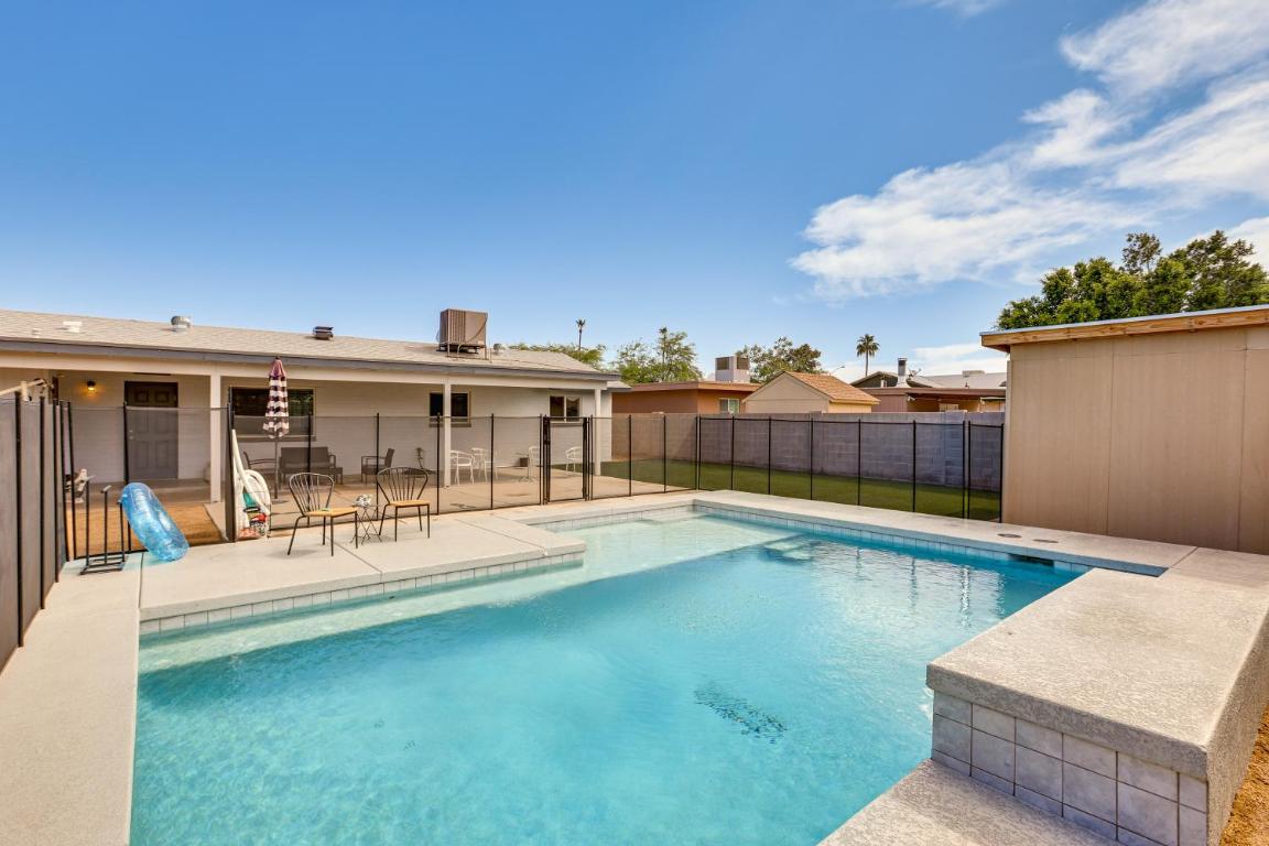 Modern Phoenix Home with Pool – 13 Mi to Downtown!