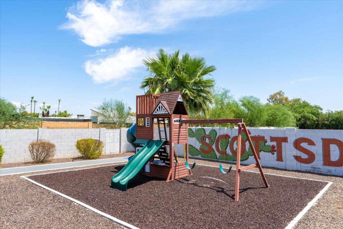 Sportscourt Pool Hot Tub Game Room Playground