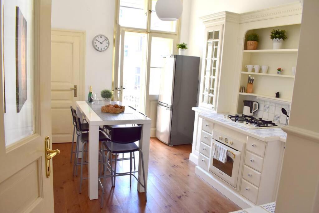 Airstay Prague : DeLuxe Apartment Old town