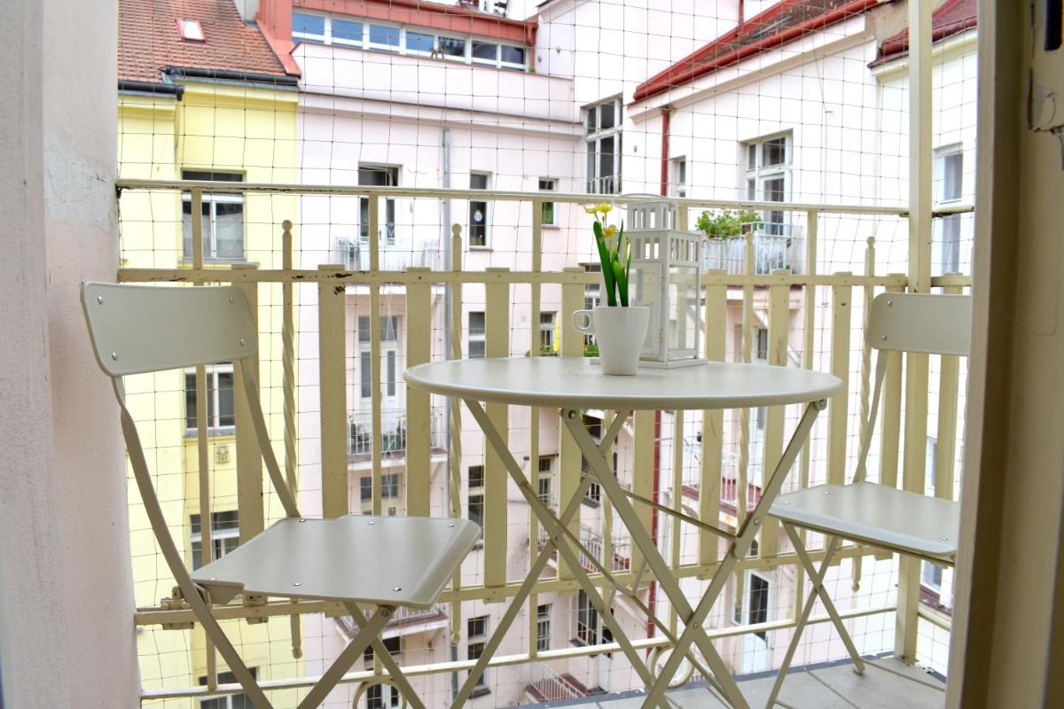 Airstay Prague : DeLuxe Apartment Old town