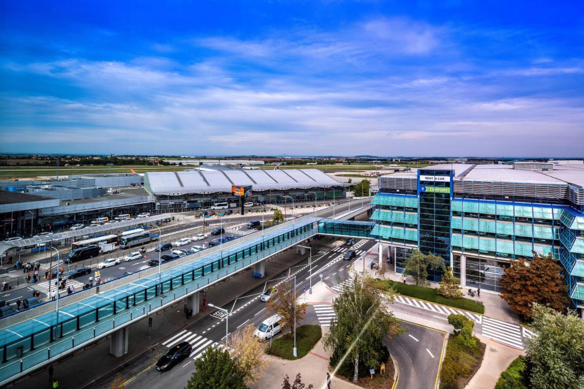 Courtyard by Marriott Prague Airport