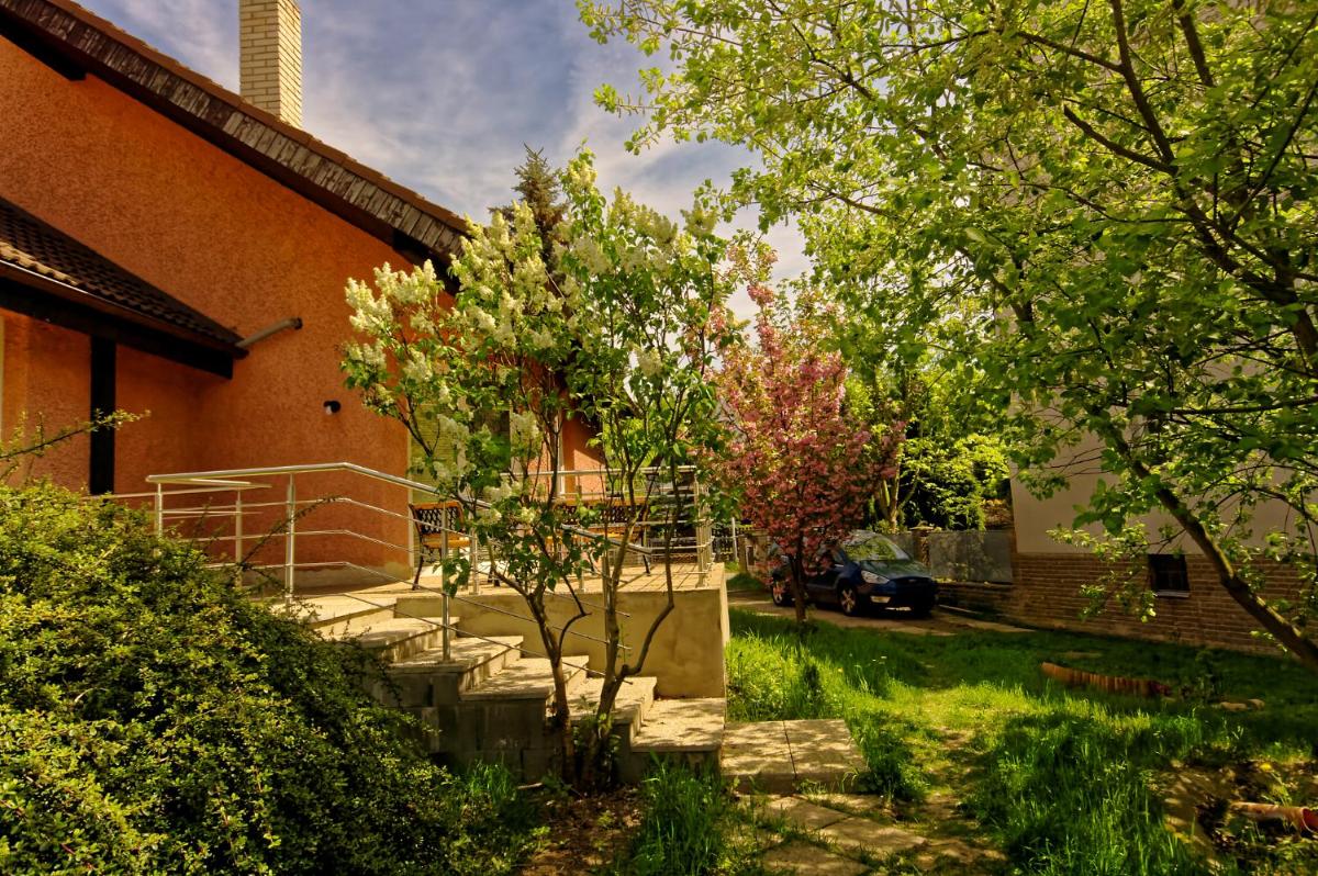 Cozy Gardens Apartments in Prague