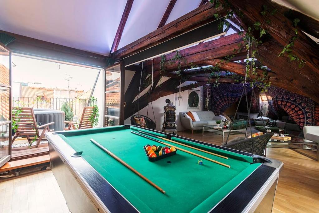 Fairytale Duplex – Billiard – Whirlpool – Home Cinema – Old Town