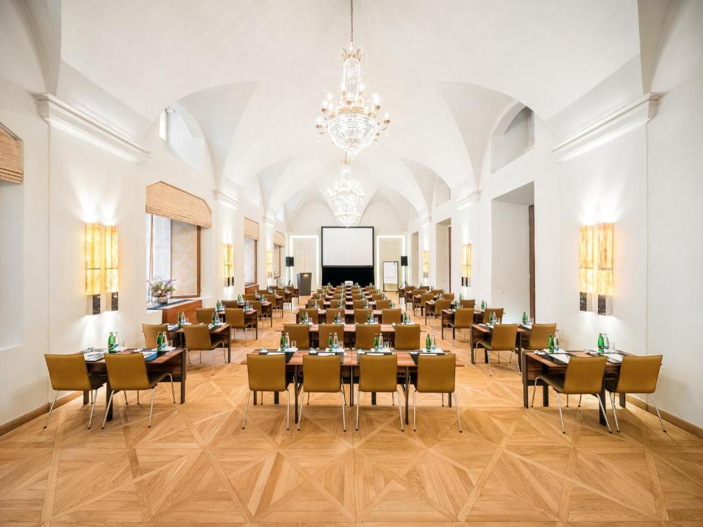 Mandarin Oriental, Prague