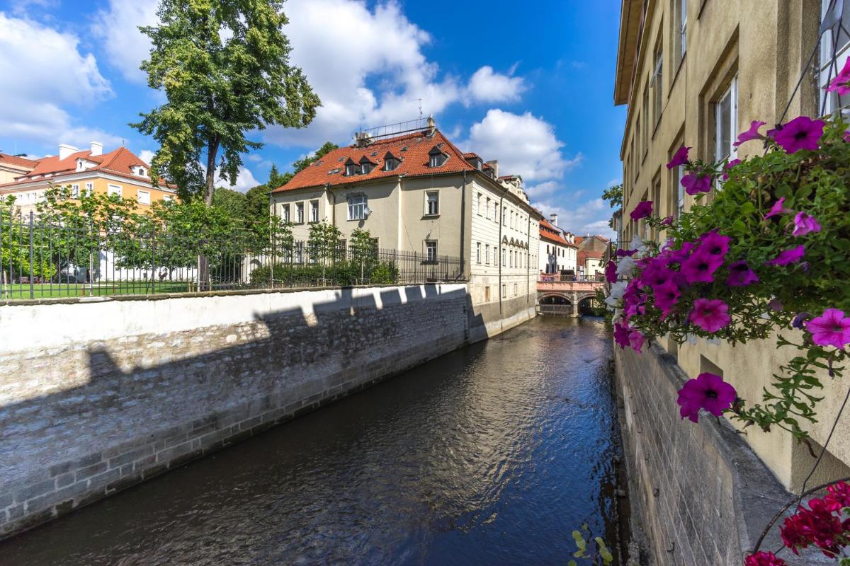 Pytloun Kampa Garden Hotel Prague