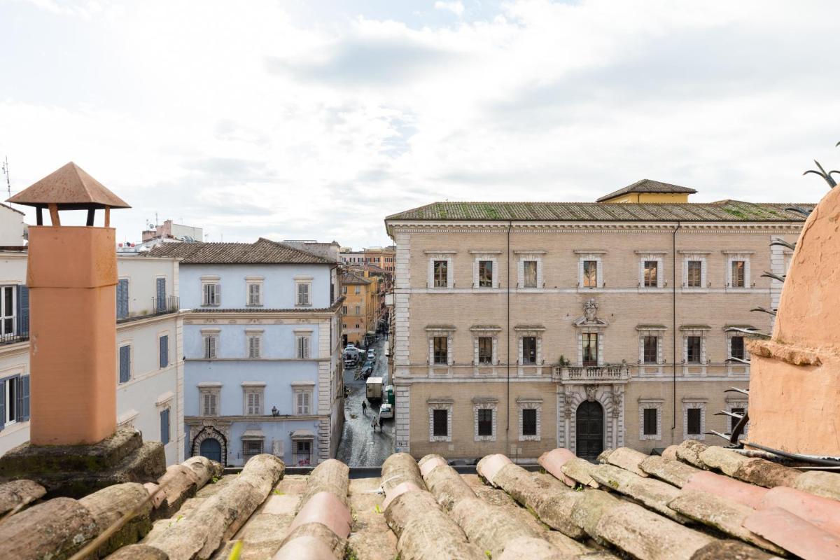 Amazing penthouse with private terrace in Trastevere