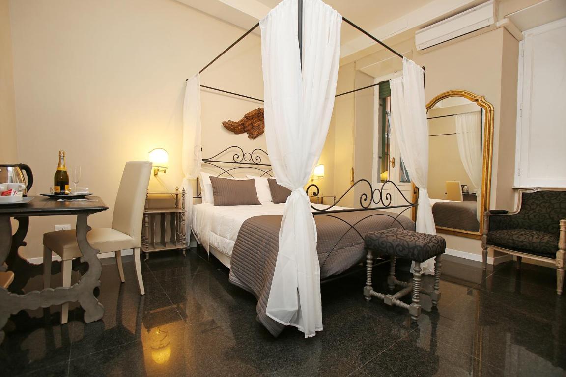 Amica Roma Guest House