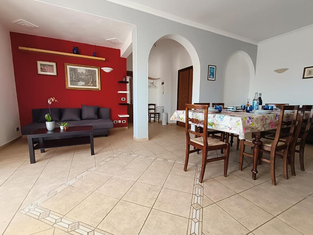 Avellini – Delightful and Spacious Apartment with terrace – near Metro A Cornelia