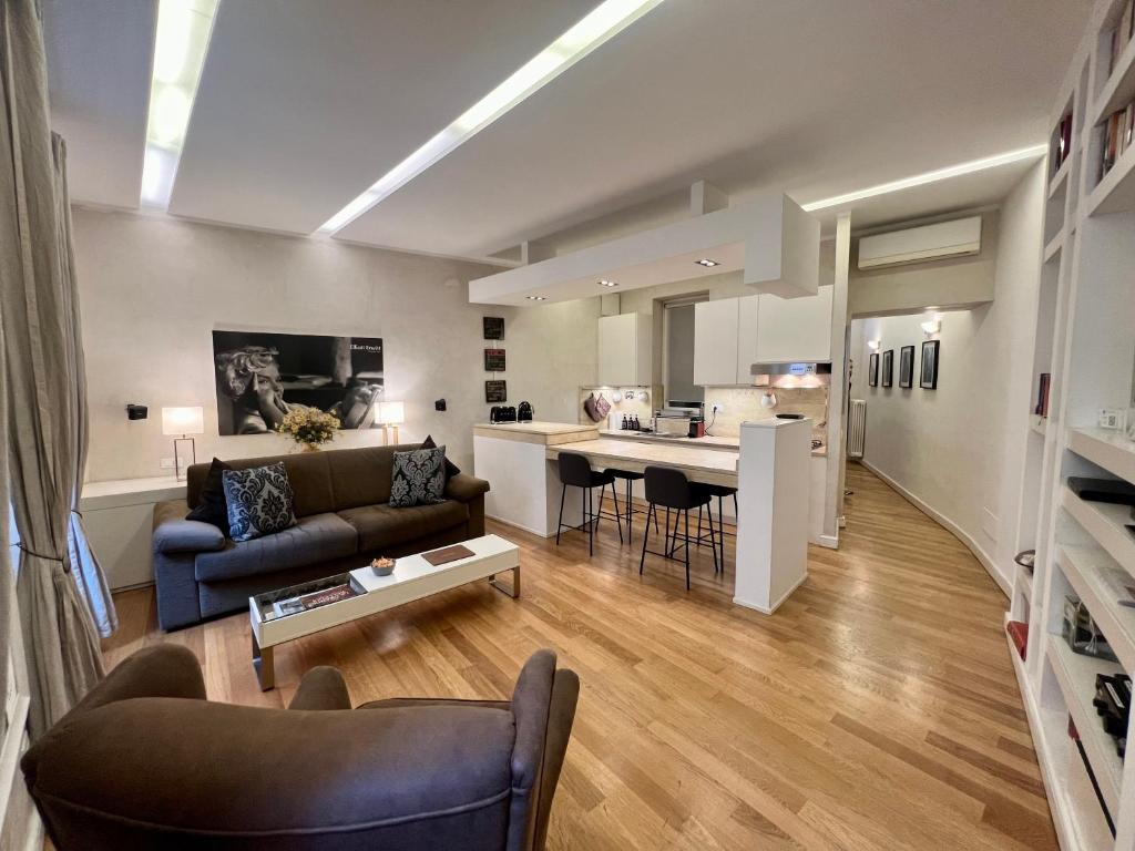 Campo dei Fiori modern apartment with terrace