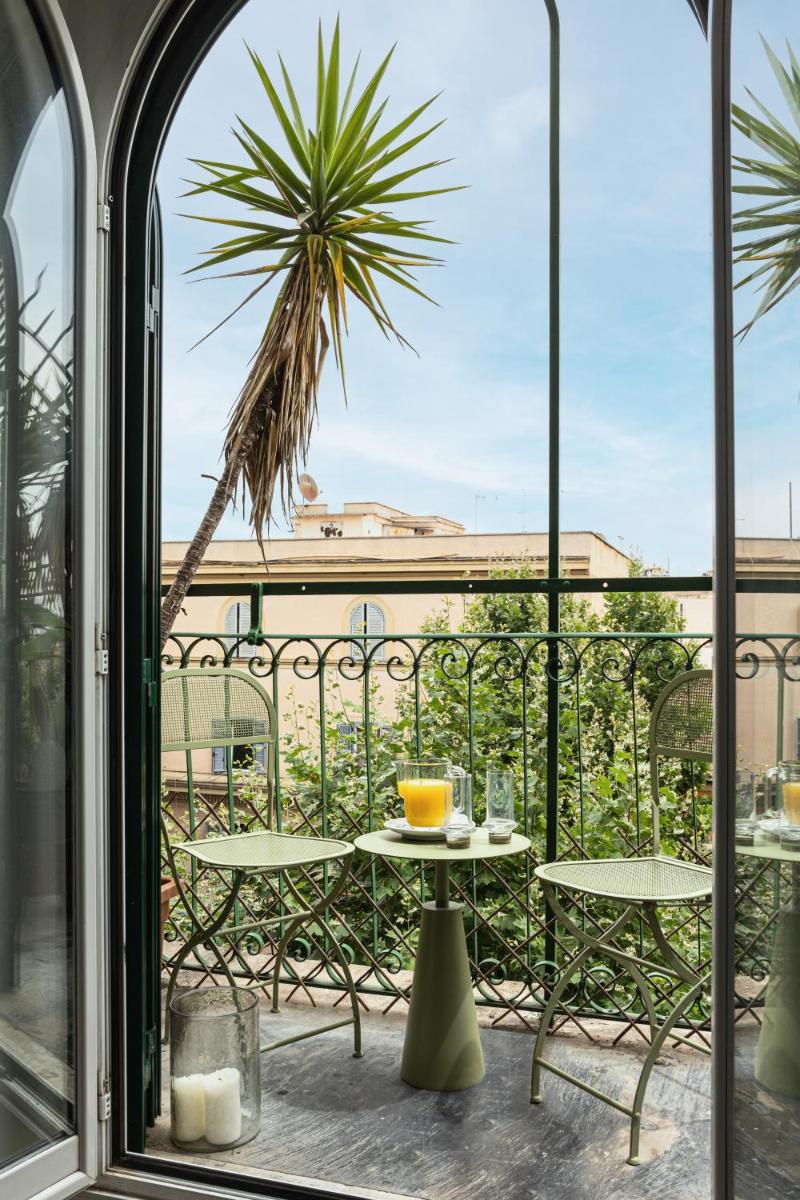 Casa Garibaldi: design retreat near Colosseum