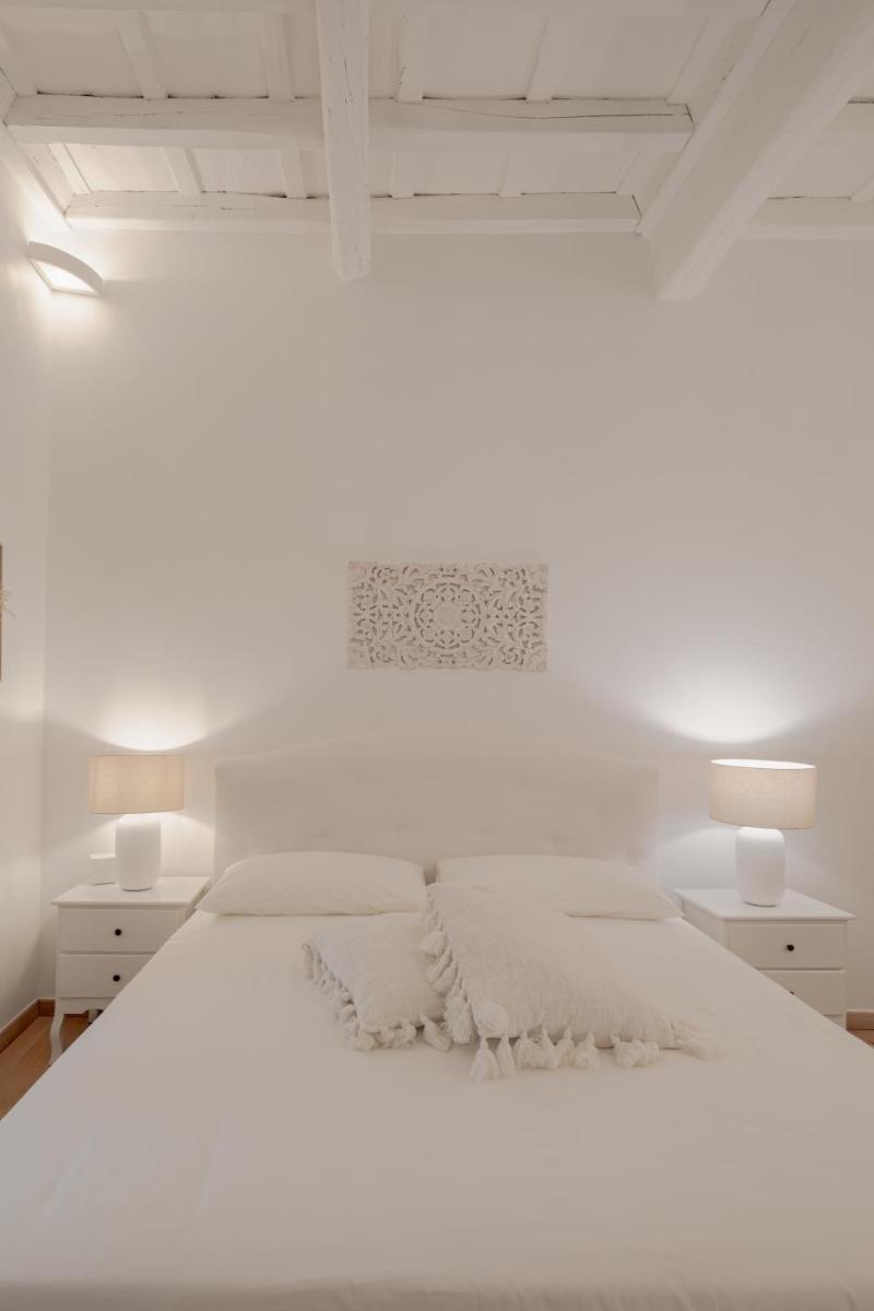 Charming Colosseo Apartment