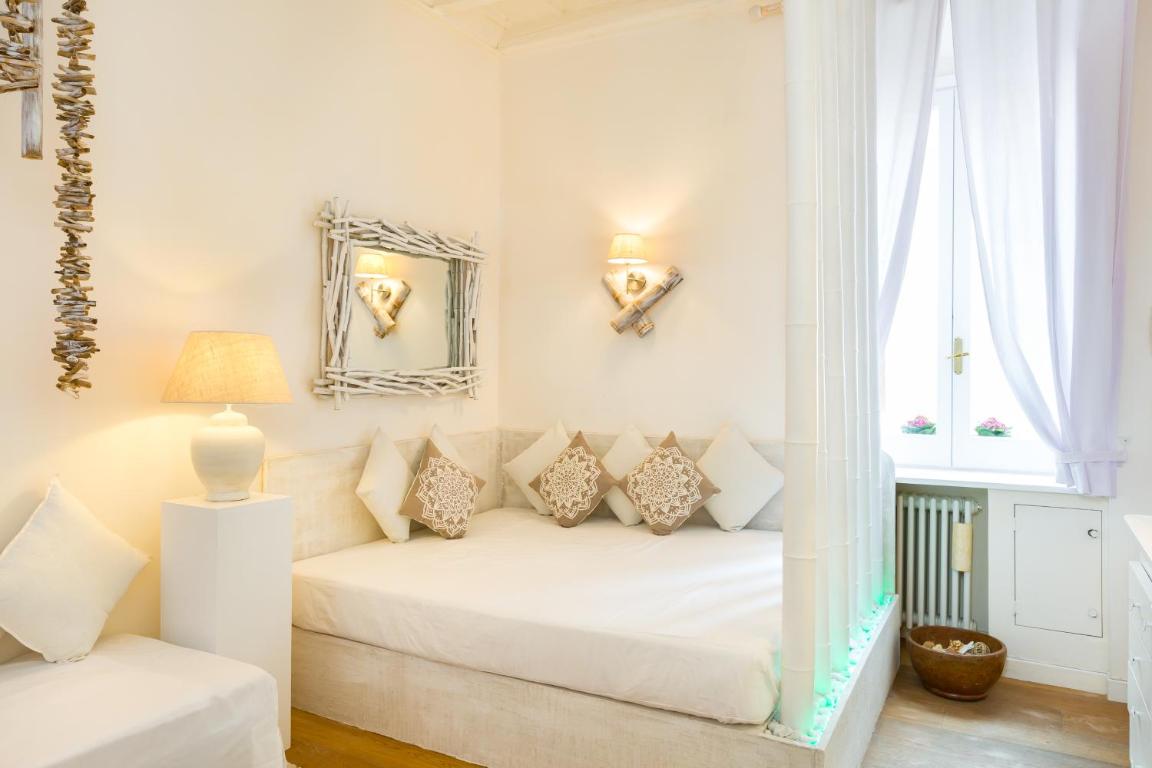 Charming Colosseo Apartment