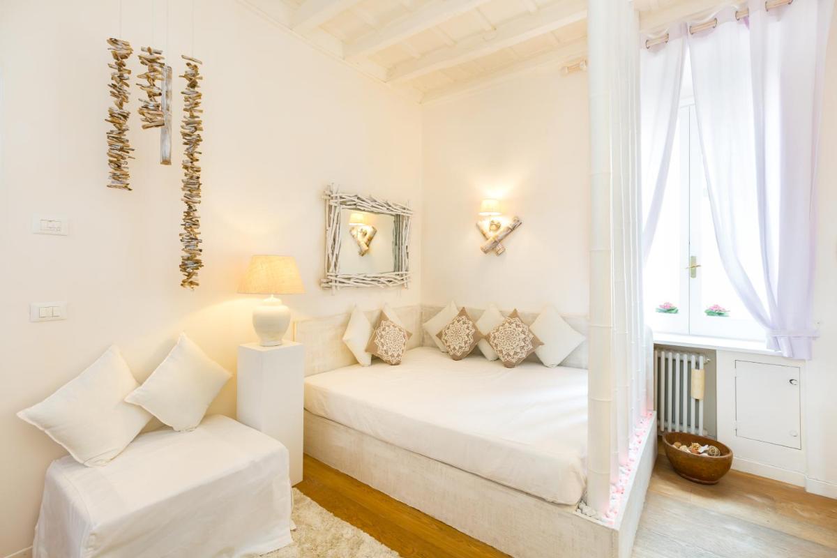 Charming Colosseo Apartment