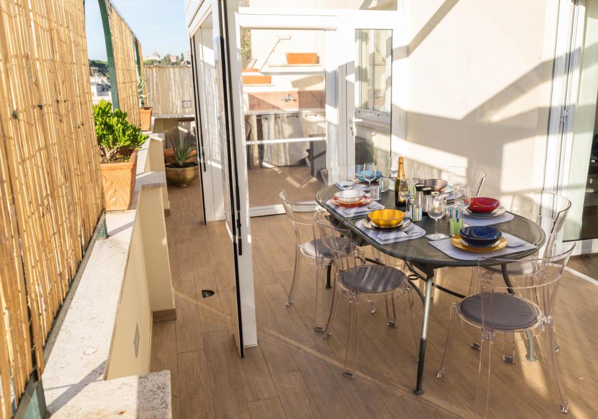 Colosseo brightful Apartment with rooftop