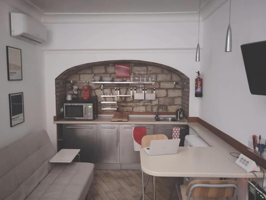 Image 4 of Cozy Roman Nest