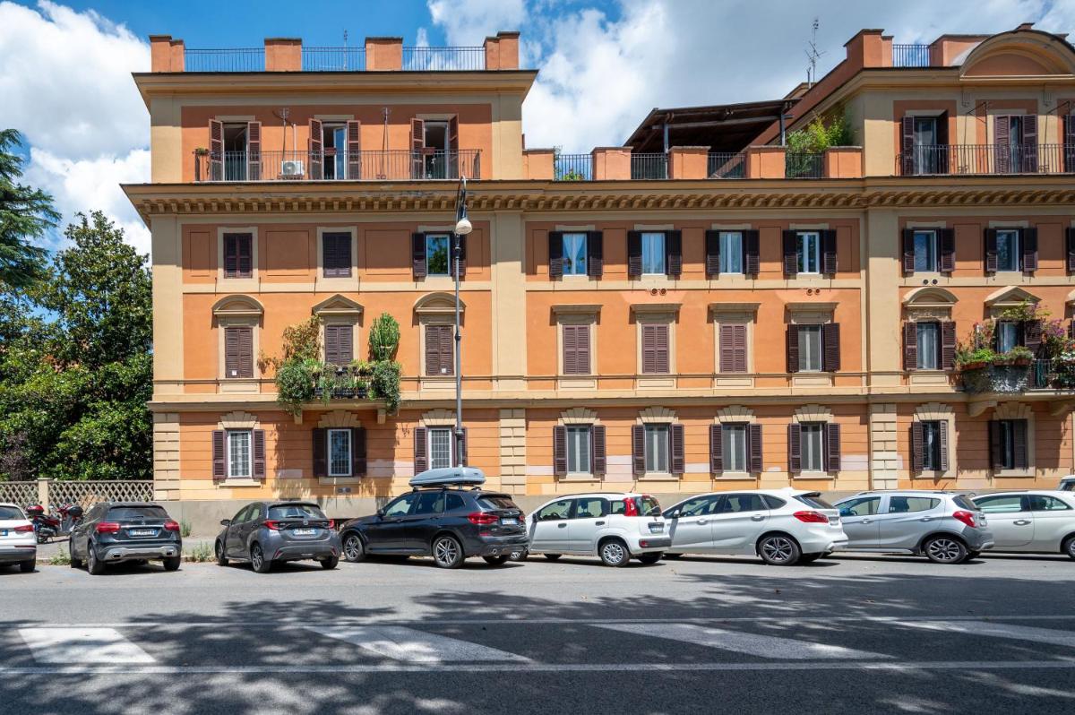 Elegante Appartamento con Giardino, Vicino al Centro di Roma e Stadio Olimpico