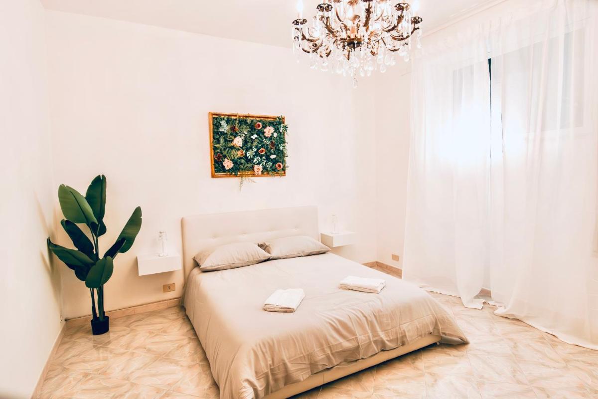 Golden Luxury Home – San Giovanni – 10 min to Basilica of San Giovanni – 25 min to Colosseum