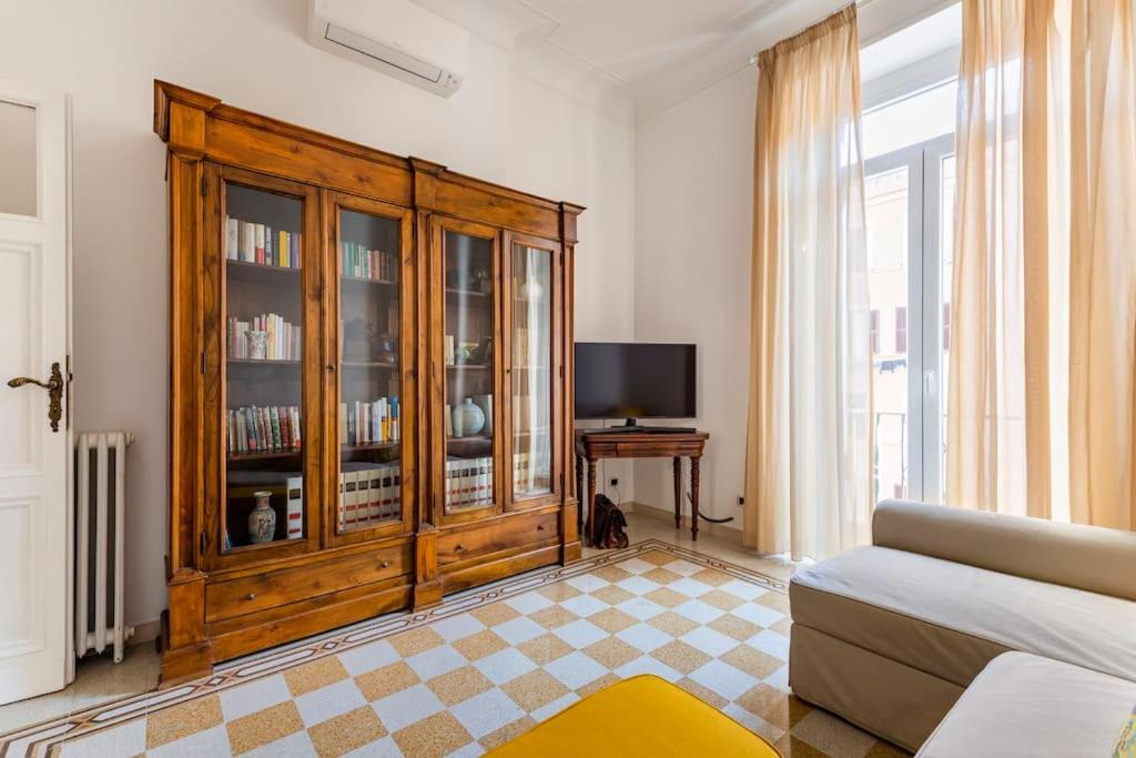 Holiday Apartment Rome LR Blue