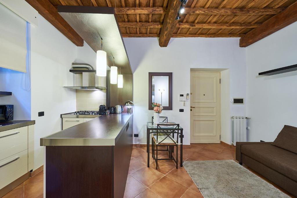 IREX piazza del Fico private apartment