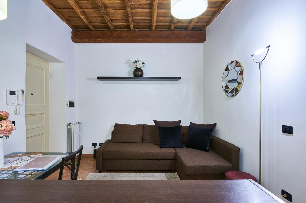 IREX piazza del Fico private apartment