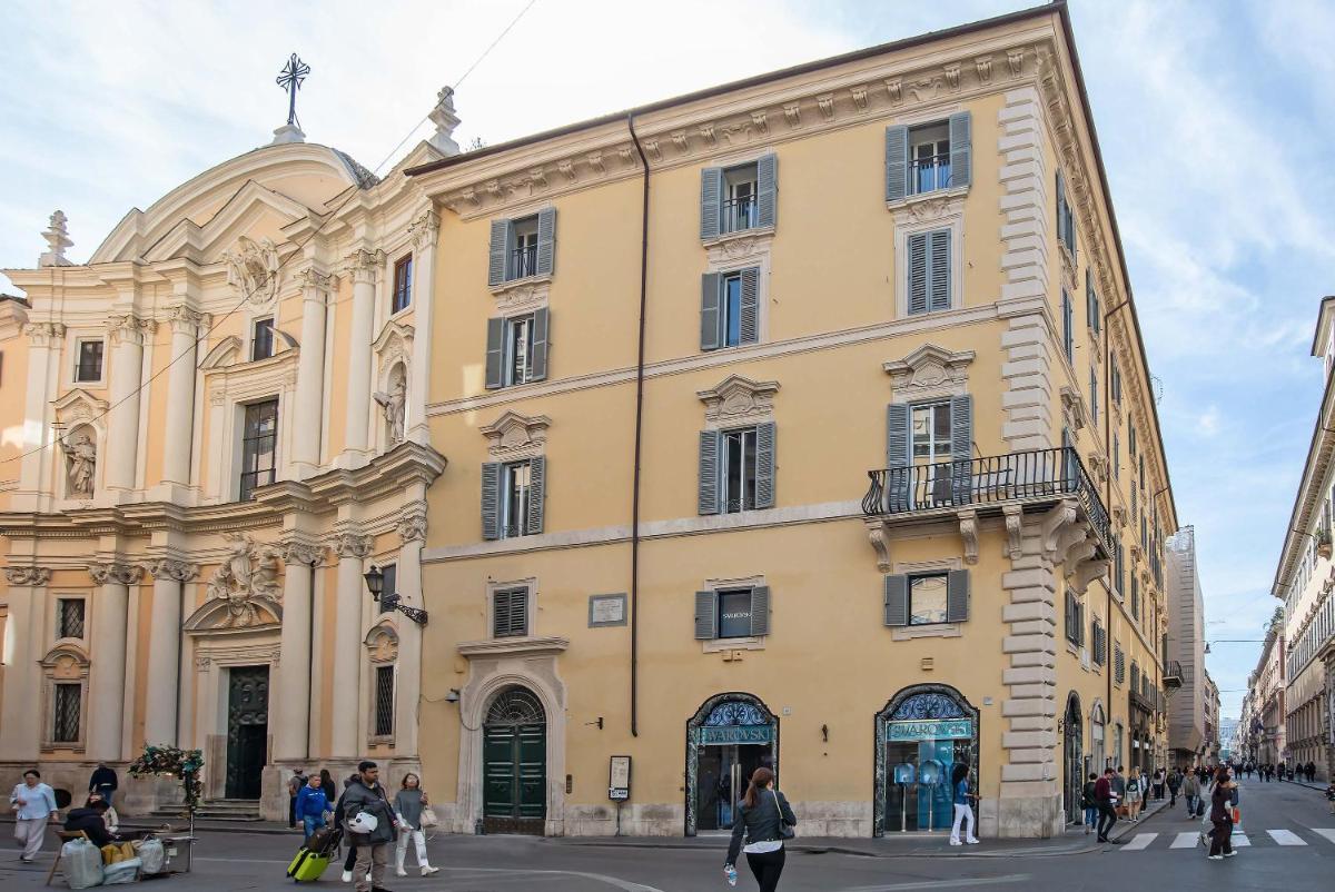 Palazzo Goldoni Condotti Collection