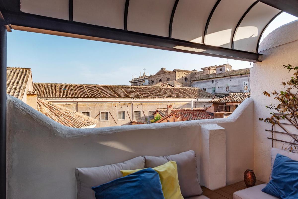 Pantheon Panoramic Rooftop Terrace Apartment