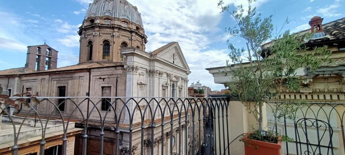 Terrace Apartment On The Monuments Of Rome