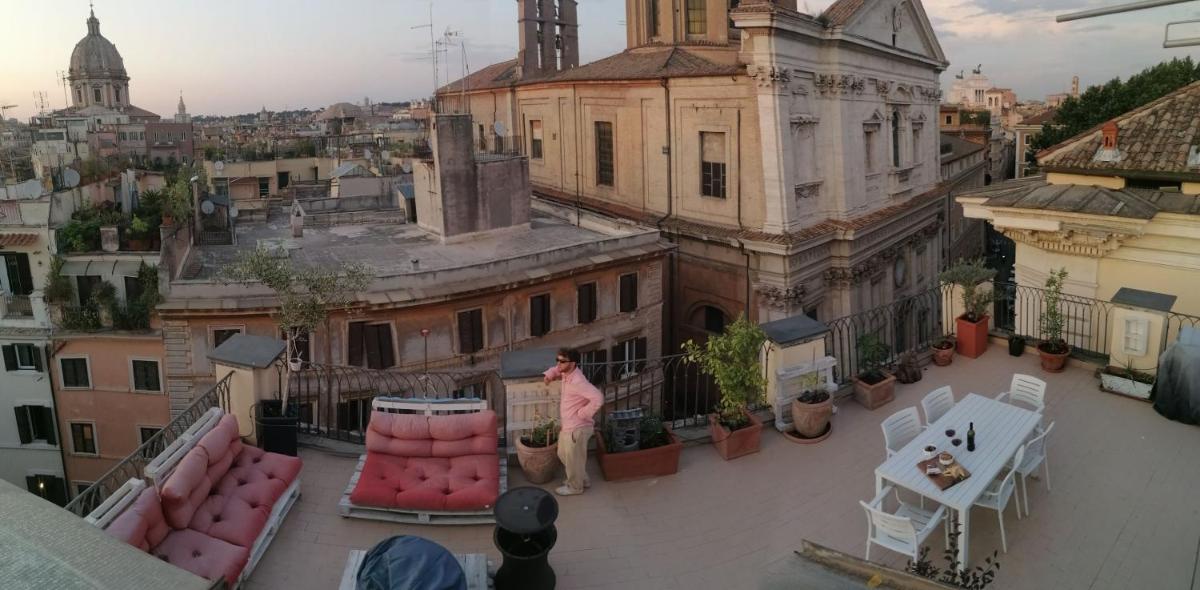 Terrace Apartment On The Monuments Of Rome