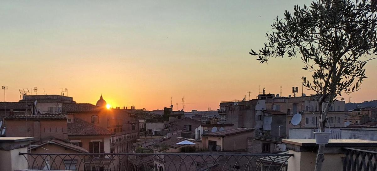 Terrace Apartment On The Monuments Of Rome