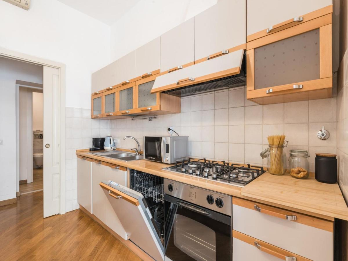 The Best Rent – Spacious three-bedroom apartment near the Colosseum