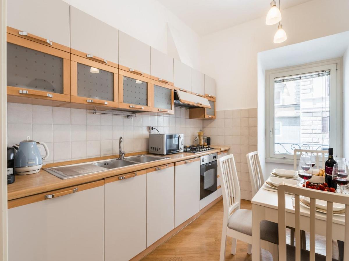 The Best Rent – Spacious three-bedroom apartment near the Colosseum