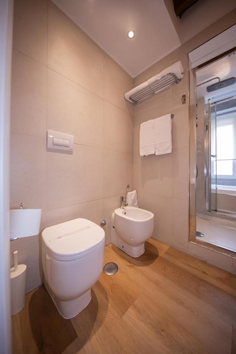 Town House Spagna- luxury Rooms with Jacuzzi Bath