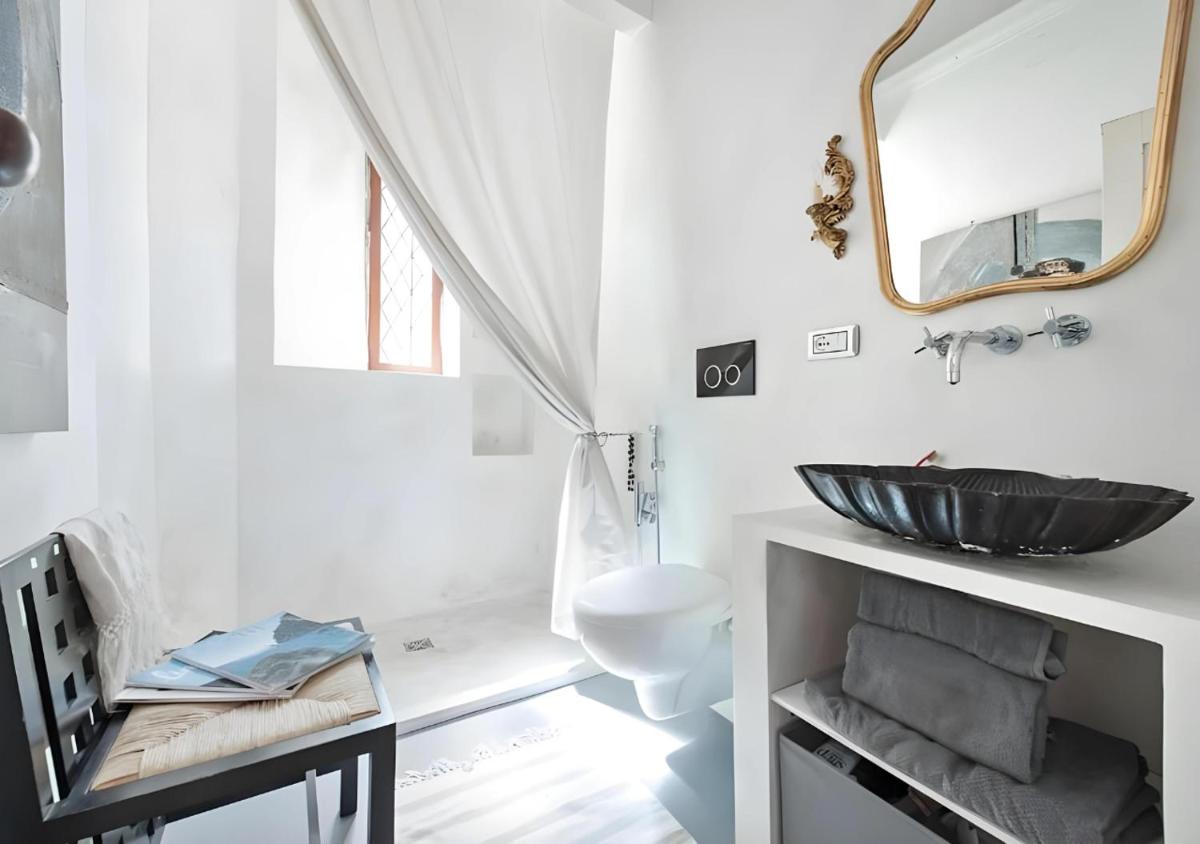 the Rome artful apartment retreat