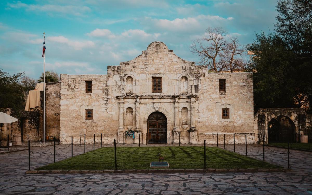 Casa Dolce Vita by the Alamodome