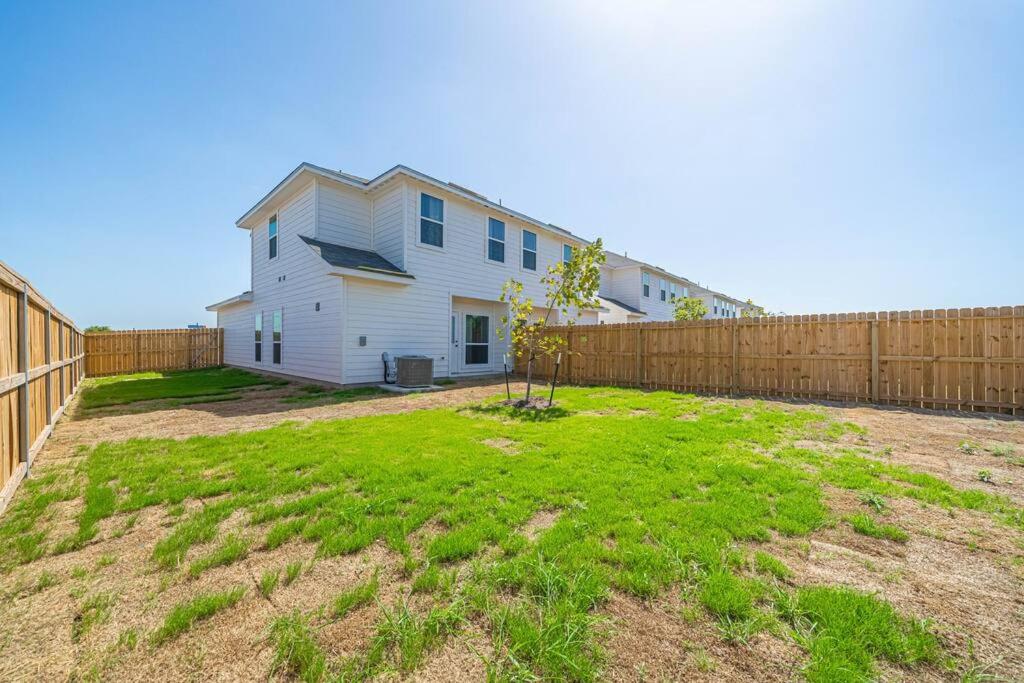 Gorgeous, Brand New 3 Bedrooms Home- Built 2024, Near SeaWorld & Lackland AFB