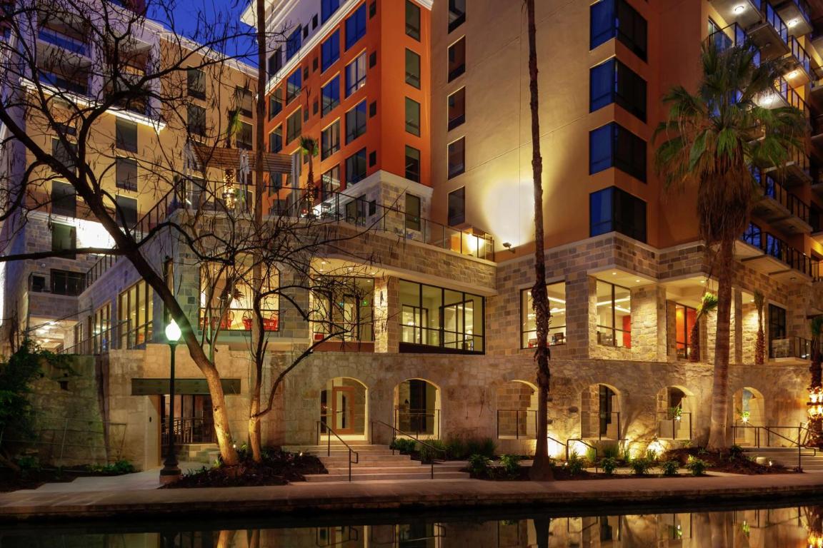 Hampton Inn & Suites San Antonio Riverwalk