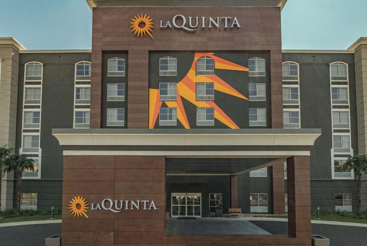 La Quinta Inn & Suites by Wyndham San Antonio Downtown