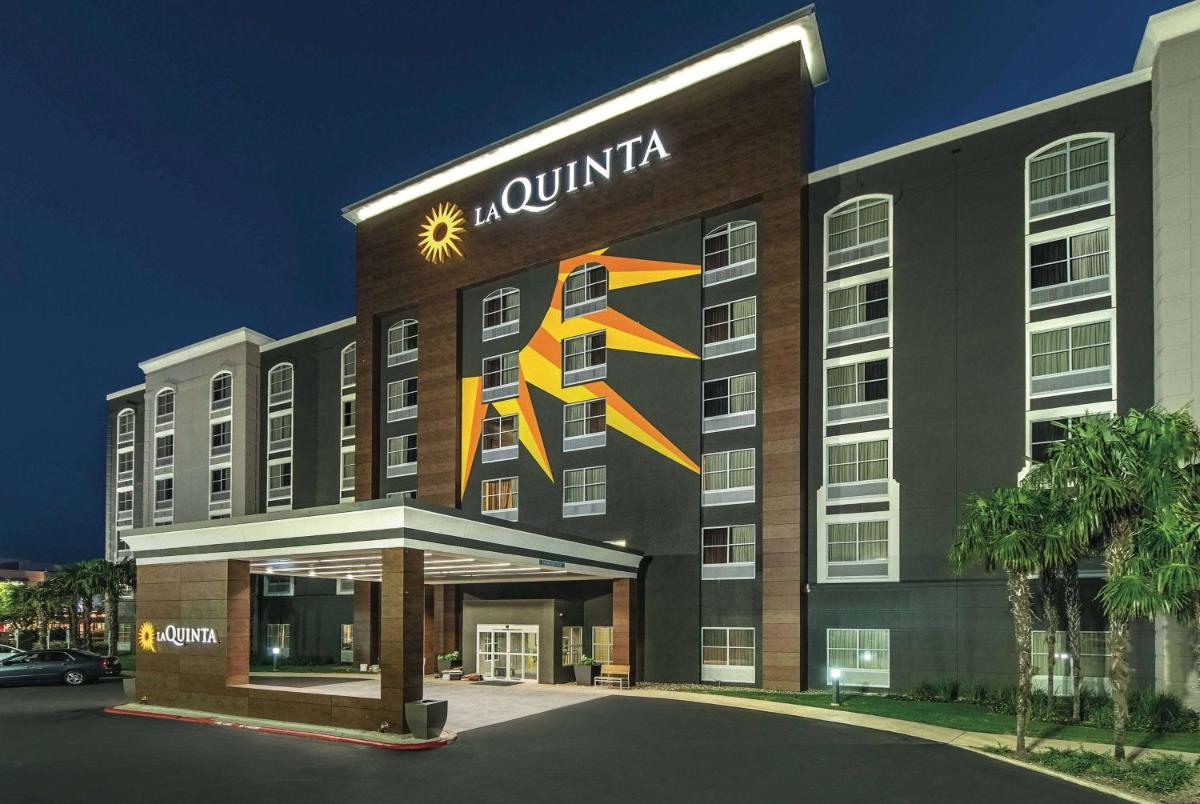 La Quinta Inn & Suites by Wyndham San Antonio Downtown