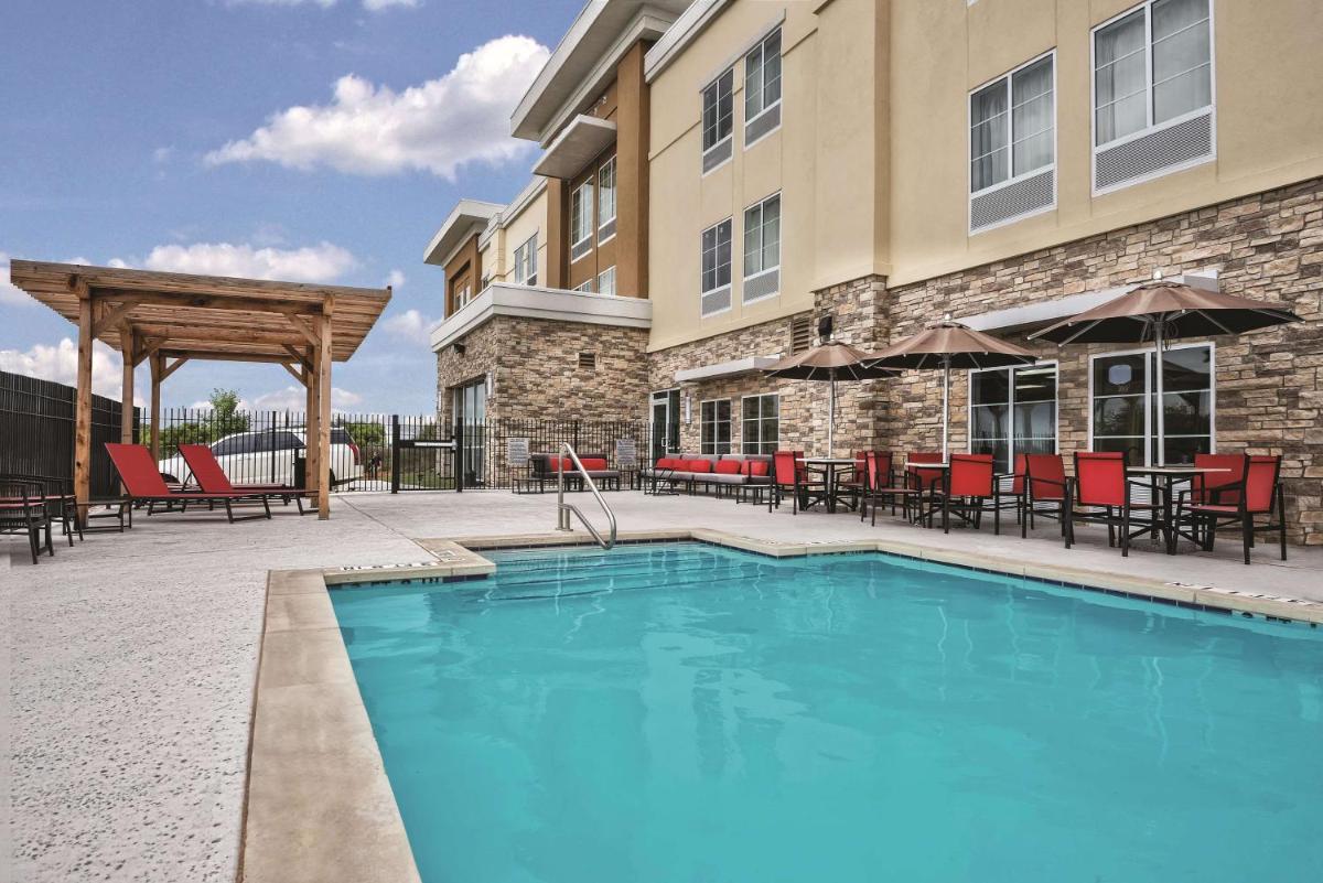 La Quinta by Wyndham San Antonio by Frost Bank Center